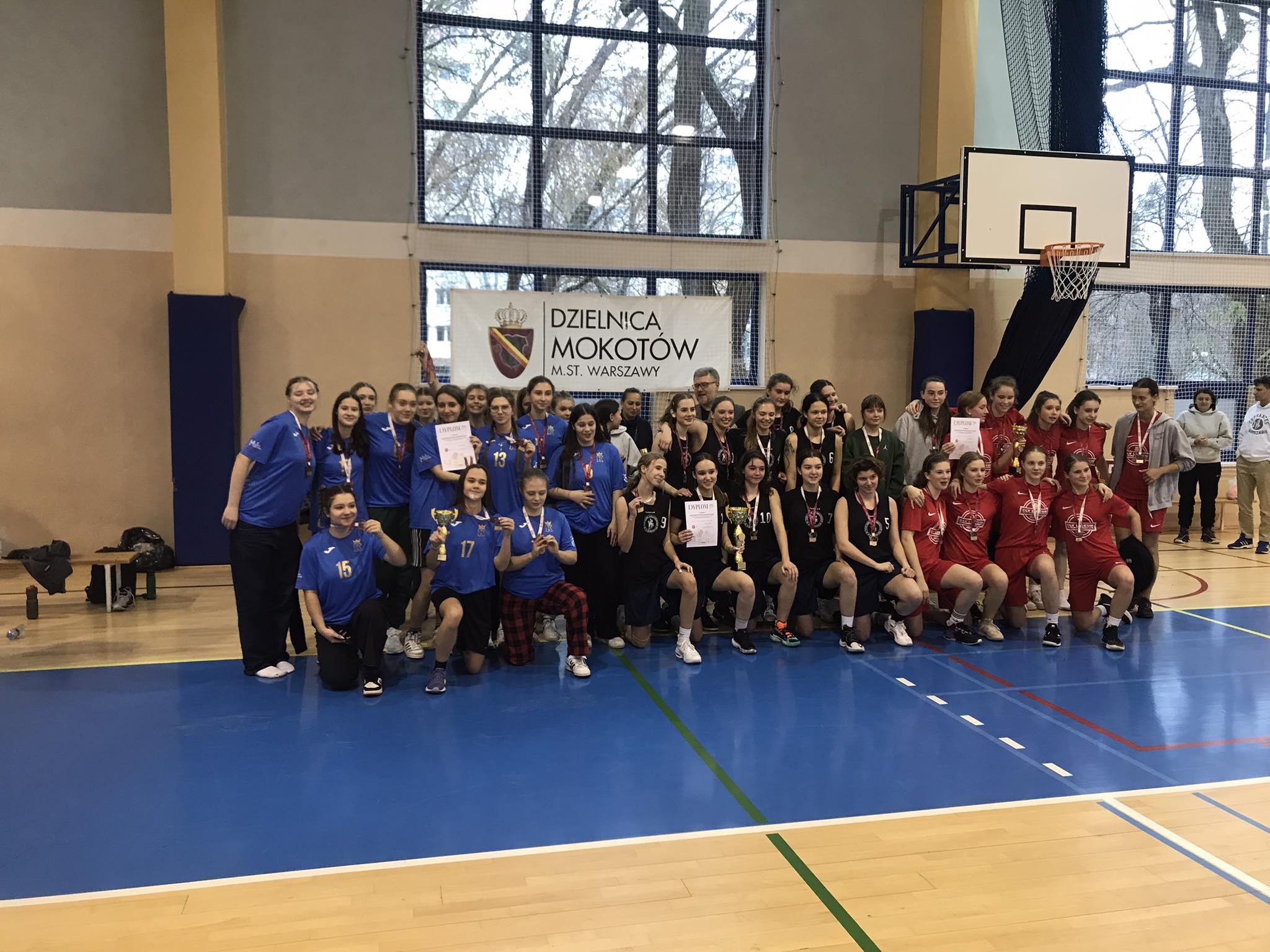 Brąz w Mistrzostwach Mokotowa w piłce koszykowej dziewcząt